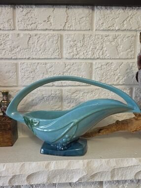 Vtg Roseville Pottery Blue Wincraft Basket (#209-12) Grapes USA